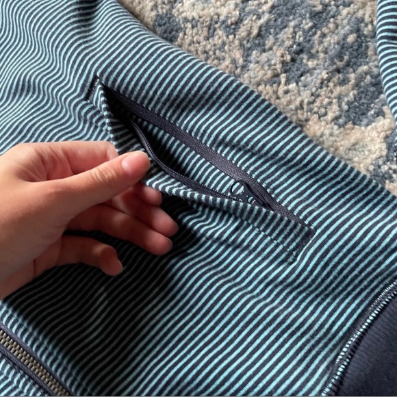 Lululemon Stripe Cozy Hoodie size 6 - Picture 7 of 11